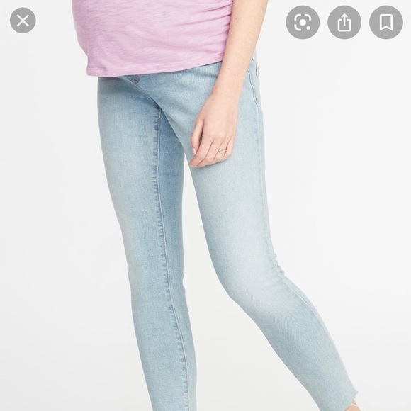 Old navy maternity full panel raw edge crop Jean - Picture 3 of 6